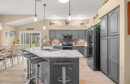 Lady Lake House | Perfect 2-Bedroom Retreat Near Town Squares with Pool