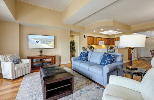 Shelter Cove Villa | Inviting 3BR Villa with Pool & Harbour Views in Gated Complex
