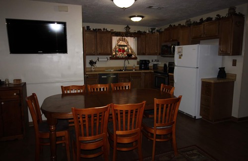 Qualla Cabin | Discover a Family-Friendly Retreat Near the Casino - 9.8 Rating