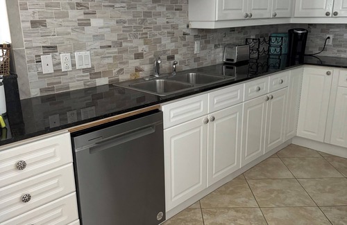 Navarre Beach Condo | Beachfront 3 Bedroom Suite with Top Amenities & Views