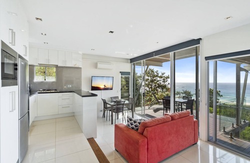 Point Lookout House | Scenic 3-Bedroom Holiday House with Child-Friendly Amenities