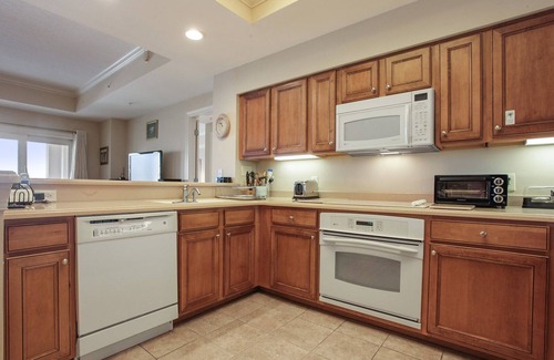 Shelter Cove Condo | Bright Villa with Harbour Views & Pool – Rated 9.8/10