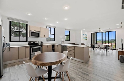 Coco Condo | Ocean-View Condo with Pool: Rated 10/10 by Guests