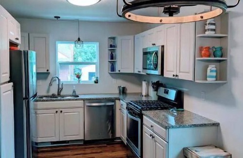 Central Lake House | Ideal 3 Bedroom Retreat Near Torch Lake & Shanty Creek