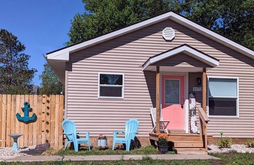 Central Lake House | Ideal 3 Bedroom Retreat Near Torch Lake & Shanty Creek