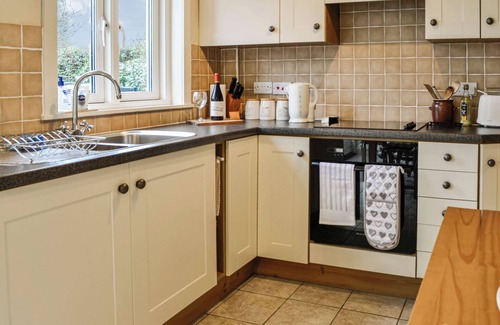 Gatehouse-of-Fleet Cottage | Charming Terraced Cottage with Garden and Ocean Views