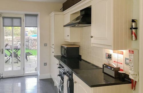 Berwick-upon-Tweed Cottage | Cozy 3 Bedroom Stay in Steading, Berwick-upon-Tweed
