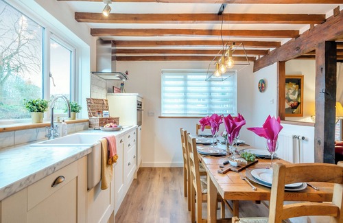 Norwich Cottage | Family-Friendly 3 Bedroom Stay in Stoke Holy Cross
