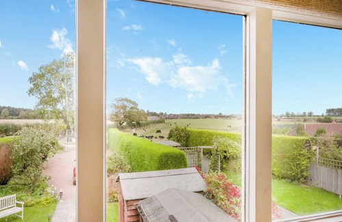 South Charlton Cottage | Explore 3-Bedroom Getaway in Christon Bank near Beadnell