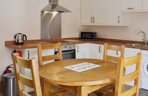 Sutton on Trent Cottage | Family-Friendly 3 Bedroom Stay in Sutton-on-Trent