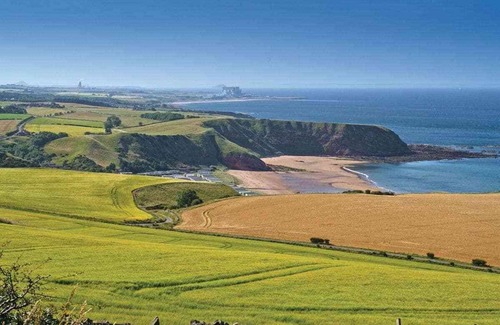 Cockburnspath Cabin | 3 bedroom accommodation in Cockburnspath, Nr Dunbar
