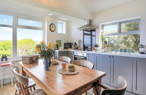 Widemouth Bay Cottage | Family-Friendly 3 Bedroom Retreat in Widemouth Bay