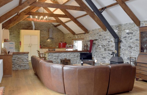 Haverfordwest Cottage | Pet-Friendly 3 Bedroom Retreat in Mathry, Near St Davids