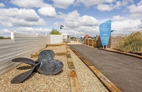 Oulton Broad House | 3 bedroom accommodation in Oulton Broad