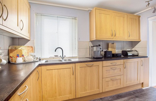 Kyleakin Cottage | Family-Friendly 3 Bedroom Retreat in Kyleakin, Isle of Skye