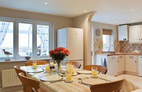 Burnham Deepdale Cottage | Relaxing 3 Bedroom Getaway in Brancaster Staithe
