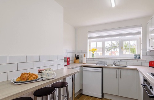 Sandilands Cottage | Family-Friendly Retreat by the Seafront at Sandilands