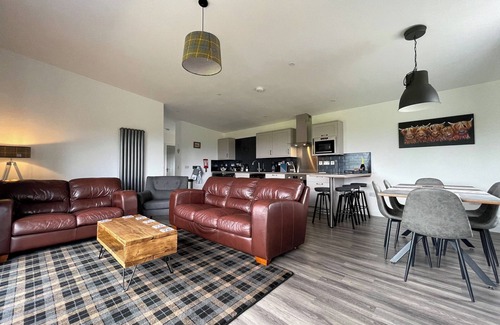 Marybank Cottage | Guest Rated 10/10: Pet-Friendly 3 Bedroom Retreat in Muir of Ord