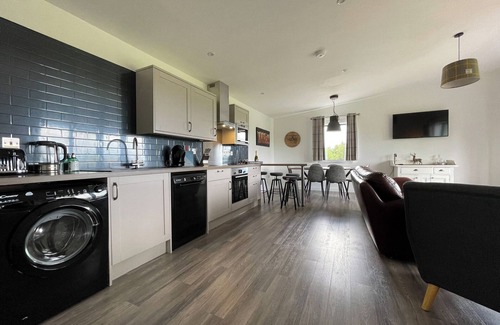 Marybank Cottage | Guest Rated 10/10: Pet-Friendly 3 Bedroom Retreat in Muir of Ord
