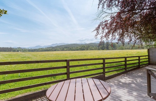 Gairlochy Cottage | Inviting 3 Bedroom Getaway in Gairlochy Near Fort William