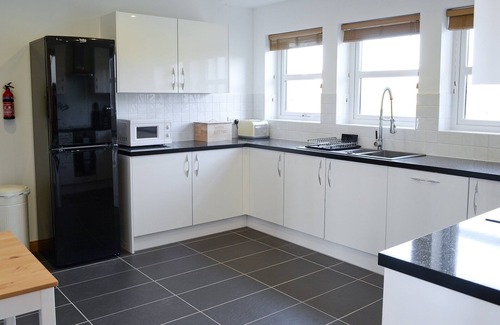 Lochcarron Cottage | Spacious 3 Bedroom Stay in Slumbay with Ocean View