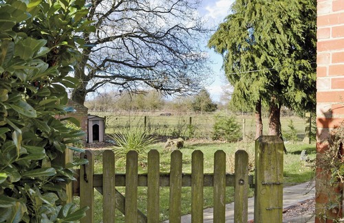 Kirkby on Bain Cottage | Pet-Friendly 3 Bedroom Retreat in Kirkby on Bain