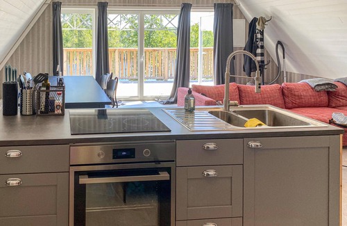 Dals Rostock House | Spacious 3-Bedroom Retreat with Lake View in Dals Rostock