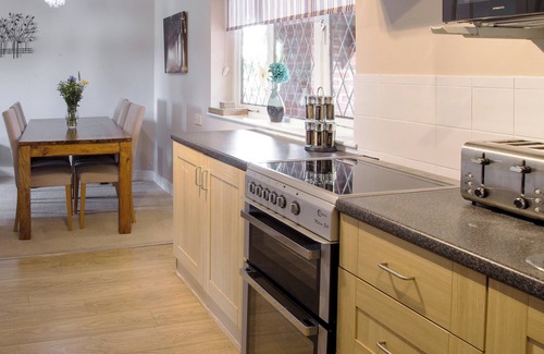 Skegness Cottage | Perfect Family Retreat: 3 Bedroom Stay in Addlethorpe