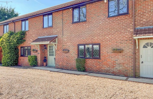 Skegness Cottage | Perfect Family Retreat: 3 Bedroom Stay in Addlethorpe