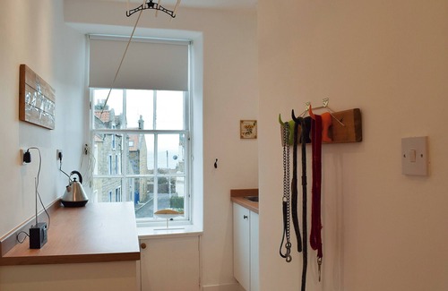 Anstruther Cottage | Pet-Friendly 3 Bedroom Retreat in Cellardyke with Ocean Views