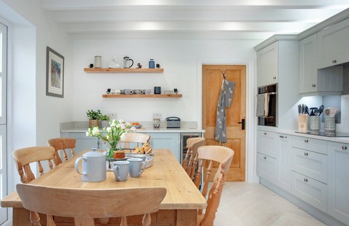 Branscombe Cottage | Spacious 3 Bedroom Oceanfront Retreat in Branscombe