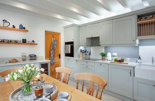 Branscombe Cottage | Spacious 3 Bedroom Oceanfront Retreat in Branscombe