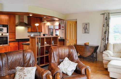 Crickhowell Cottage | Exceptional 3 Bedroom Stay in Llangenny, Near Crickhowell