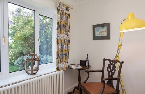 Titchwell Cottage | Cozy 3 Bedroom Stay in Titchwell, Near Hunstanton