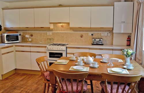 Littlebredy Cottage | Cozy 3-Bedroom Retreat in Winterbourne Steepleton