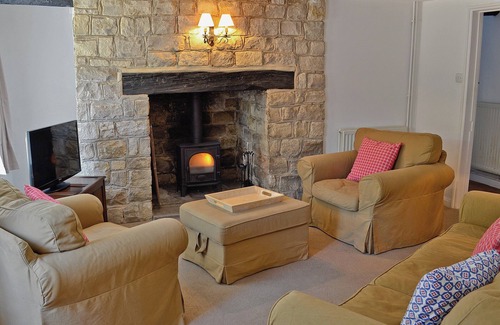 Littlebredy Cottage | Cozy 3-Bedroom Retreat in Winterbourne Steepleton