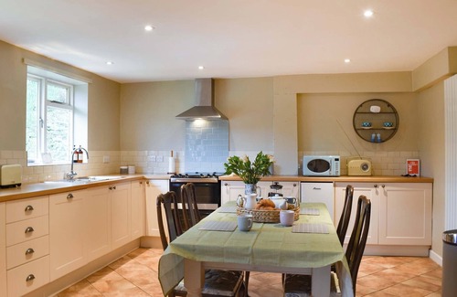 Tirabad Cottage | Enchanting Farmhouse Retreat in Mid Wales for Nature Lovers