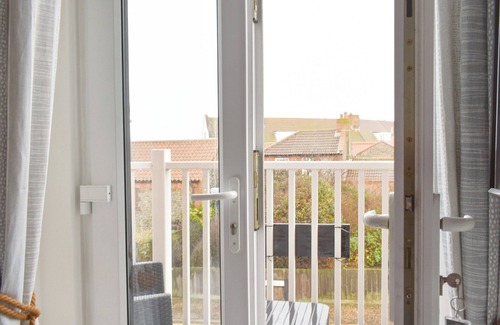Sheringham Cottage | Sea View Retreat with Family-Friendly Amenities & 10/10 Rating
