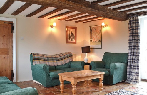East Dereham Cottage | Family-Friendly 3 Bedroom Retreat in South Acre