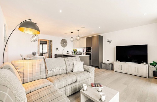 Carlyon Bay Cottage | Spacious 3-Bedroom Stay in Carlyon Bay, Perfect for Families
