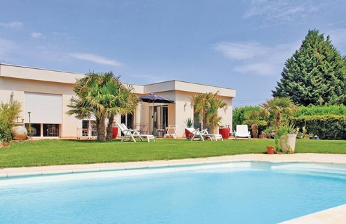 Montelimar House | Family-Friendly 3 Bedroom Retreat in Montélimar with Pool