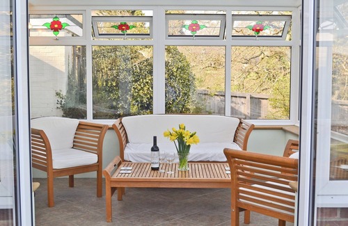 Brighstone Cottage | Pet-Friendly 3 Bedroom Retreat with Ocean View in Brighstone