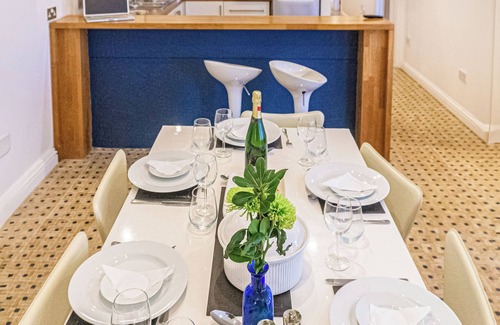 Cheltenham Cottage | Family-Friendly 3 Bedroom Retreat in Sevenhampton, Near Cheltenham