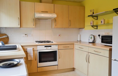East Cowes Cottage | Family-Friendly 3 Bedroom Stay in East Cowes with Breakfast