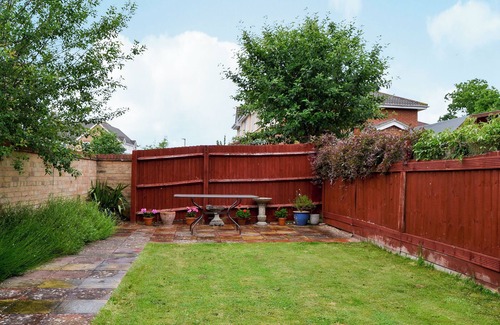 East Cowes Cottage | Family-Friendly 3 Bedroom Stay in East Cowes with Breakfast