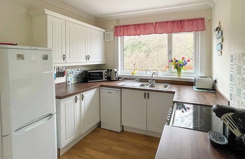 Glenfinnan Cottage | Comfortable 3 Bedroom Stay in Glenfinnan Near Fort William