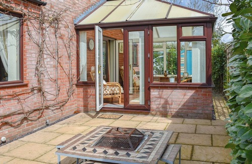 Hockering Cottage | Spacious 3 Bedroom Retreat in Scenic Hockering with Views