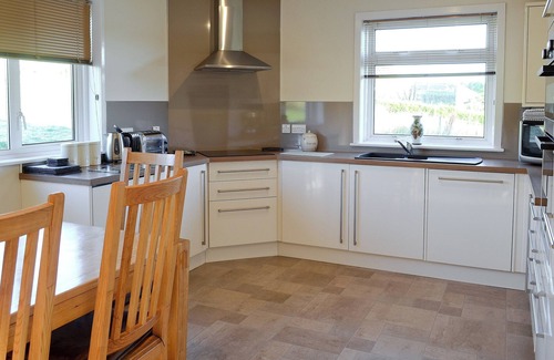Strathcarron Cottage | Pet-Friendly 3 Bedroom Escape with Ocean Views in Lochcarron