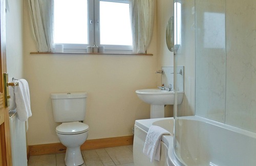 Ecclefechan Cottage | Ideal 3 Bedroom Accommodation in Ecclefechan, Near Lockerbie