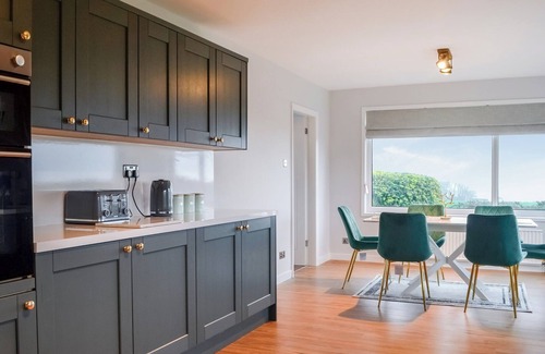 Bankend Cottage | Cozy 3-Bedroom Retreat in New Abbey with Ocean Views
